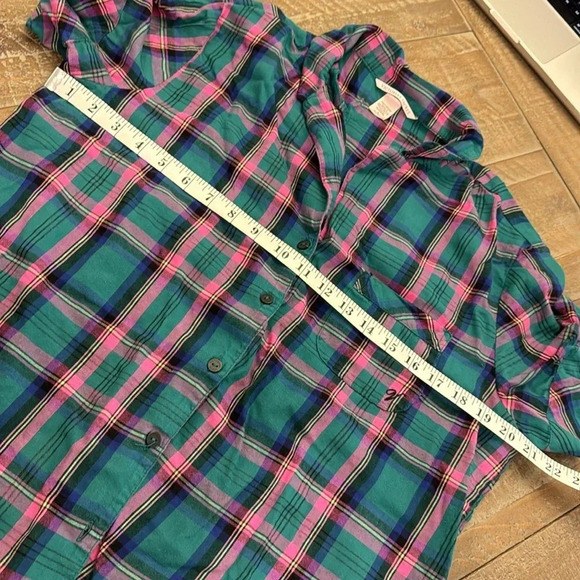 Victoria’s Secret plaid short sleeve pajamas - Picture 5 of 16